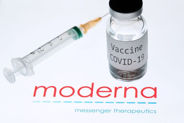 CoronaBusiness : après avoir empoché 18 milliards, Moderna veut fixer le prix de son vaccin à 110 dollars la dose