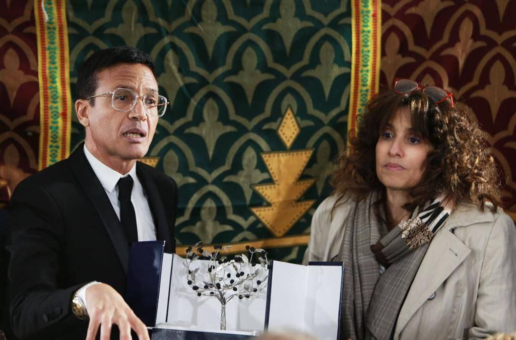 Il risque sa vie pour le Liban ! Omar Harfouch reçoit en France le prestigieux prix «Olivier de la paix»
